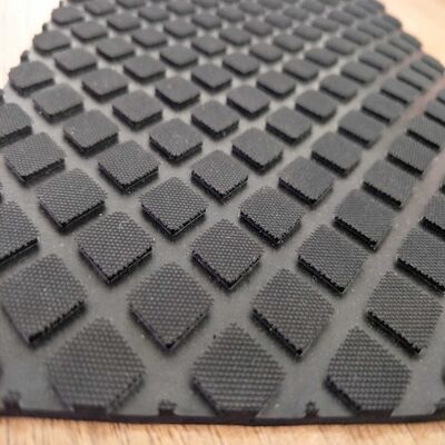 Square Solid Pattern Anti-Slip Heavy Duty Rubber Sheeting for Garage Car Mats and Flooring Mat
